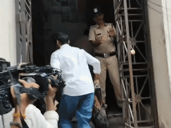 ED के ऑफिस में डिनो मोरिया ने दर्ज करवाया बयान:कुछ दिन पहले घर में हुई थी रेड, 65 करोड़ के मीठी नदी घोटाले से जुड़ा है नाम