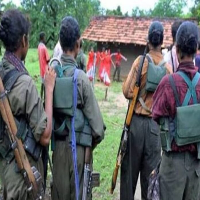 नक्सलियों ने 2 लोगों को किडनैप कर मार डाला:इनमें एक सरेंडर नक्सली भी, कहा-पुलिस के मुखबिर थे; बीजापुर में 7 दिन में 5 हत्याएं