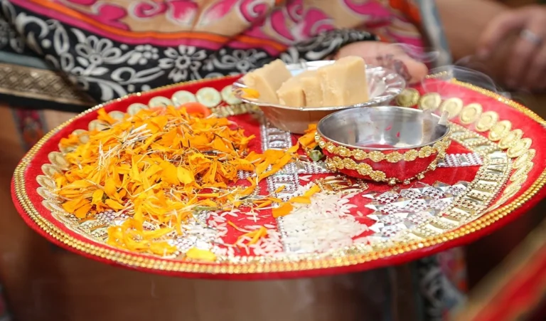 Vastu Tips: इस दिशा में भूलकर भी नहीं रखना चाहिए पूजा का सामान, वरना पड़ा सकता है अशुभ प्रभाव