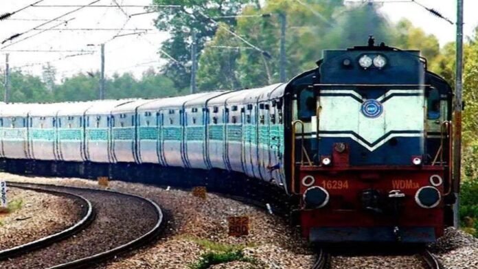 Indian Railways News: चार साल बाद पटरी पर लौटेंगी 13 लोकल ट्रेनें, 15 जुलाई से होगा संचालन शुरू
