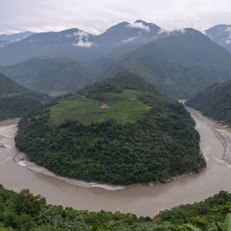 चीन ने ब्रह्मपुत्र नदी पर बांध बनाना शुरू किया:यह दुनिया में सबसे बड़ा होगा; 12 लाख करोड़ रुपए लागत