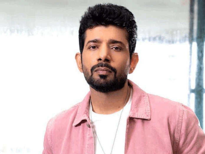 'छावा' एक्टर विनीत कुमार पिता बने:बेटे के जन्म की खुशखबरी सोशल मीडिया पोस्ट में दी, लिखा– सबसे छोटा सिंह आ गया है