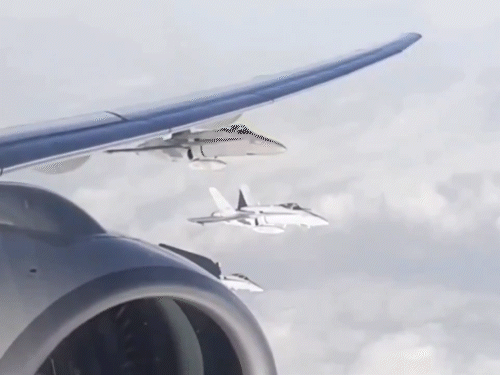 ट्रम्प के गोल्फ क्लब के ऊपर उड़ा एयरक्राफ्ट:F-16 फाइटर जेट ने नो-फ्लाइंग जोन से बाहर निकाला; अमेरिकी राष्ट्रपति वीकेंड मना रहे थे