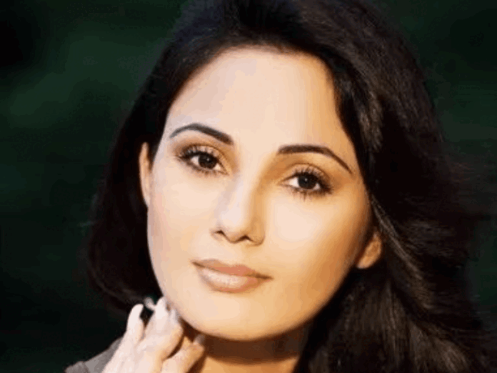 ‘शेफाली की पल्स चल रही थी, लेकिन आंखें बंद थीं’:करीबी दोस्त पूजा घई ने बताए आखिरी पल, बोलीं- हॉस्पिटल पहुंचने तक निधन हो गया था