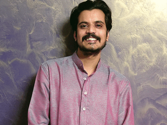 'पंचायत' के 'दामाद जी' को आया हार्ट अटैक:आसिफ खान ने अस्पताल से तस्वीर शेयर कर लिखा- जिंदगी बहुत छोटी है, सबका शुक्रिया अदा कीजिए