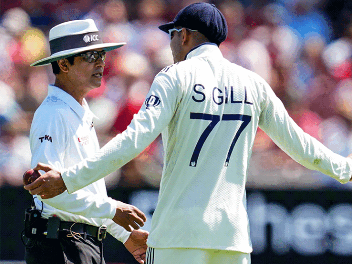 टेस्ट क्रिकेट में गेंद कब बदली जाती है:इसे कैसे जांचते हैं, क्या है बॉल बदलने के नियम; 10 सवालों में जानिए?