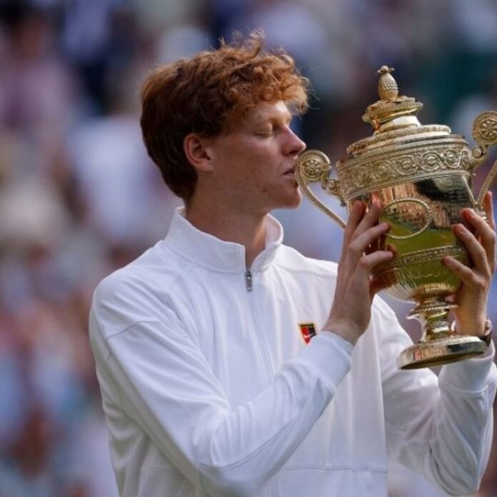 इटली के जैनिक सिनर ने जीता विम्बलडन:पिछले 2 टाइटल जीतने वाले अल्काराज को हराया; 5 हफ्ते पहले फ्रैंच ओपन का फाइनल हारे थे