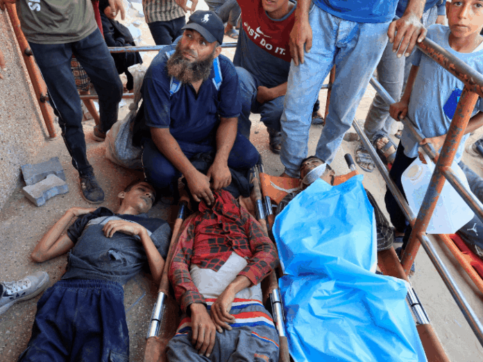 गाजा में फूड सेंटर पर भगदड़, 43 की मौत:15 लोगों को भीड़ ने कुचला; इजराइली सेना पर नरसंहार का आरोप