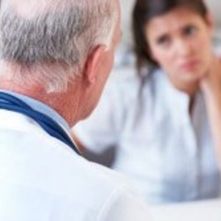 अमेरिका में भारतीय डॉक्टर पर यौन शोषण का आरोप:नशीली दवा के बदले सेक्स डिमांड करता था, नजरबंद हुआ; ₹86 लाख का बॉन्ड भरने की सजा