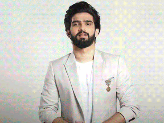 सिंगर अमाल मलिक ने बॉलीवुड पर साधा निशाना:बोले- कार्तिक आर्यन को हटाने की फिराक में इंडस्ट्री, सुशांत की तरह टारगेट किया जा रहा है