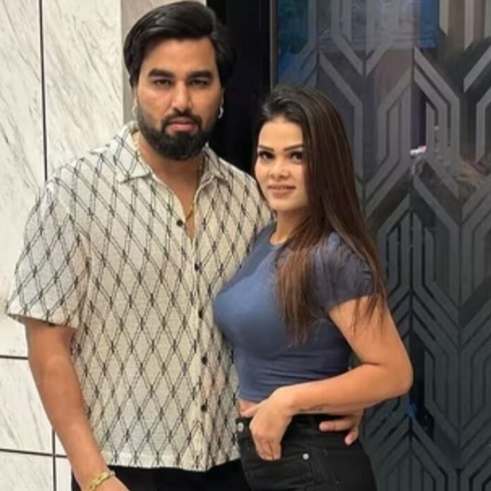 हरियाणा के यूट्यूबर अरमान मलिक की पत्नी को धार्मिक सजा:काली माता मंदिर में 7 दिन सफाई करेंगी, वीडियो बनाकर फंसीं; बिग बॉस में नजर आ चुके