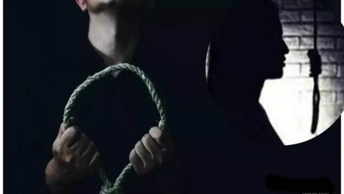 इंदौर से नर्मदा स्नान का बोलकर निकले और देवास के जंगल में फांसी लगा ली, एक ही रस्सी पर झूले पति-पत्नी