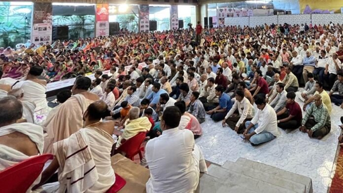 माताएं विवाहित बेटे-बेटी का रिमोट कंट्रोल अपने हाथों में रखेंगी तो परिवार टूटेंगे, आचार्य विश्वरत्नसागर महाराज ने कहा