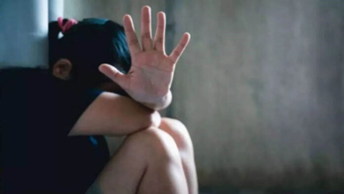 आश्रम में पढ़ने वाली छात्रा संग दुष्कर्म, हो गई प्रेग्नेंट, पुलिस ने पॉक्सो एक्ट के तहत दर्ज की FIR