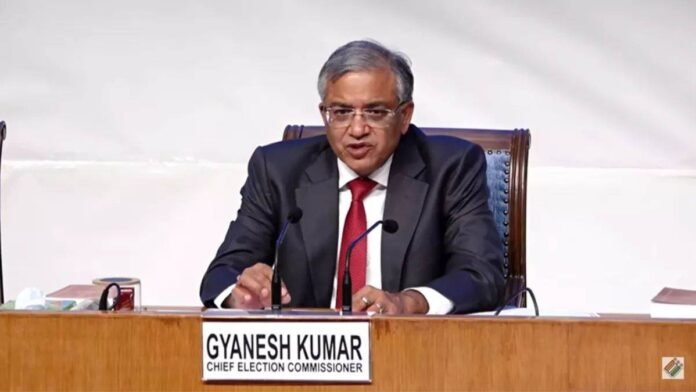 'चुनाव आयोग के लिए न कोई पक्ष, न कोई विपक्ष...', राहुल गांधी के वोट चोरी के आरोपों पर EC का जवाब