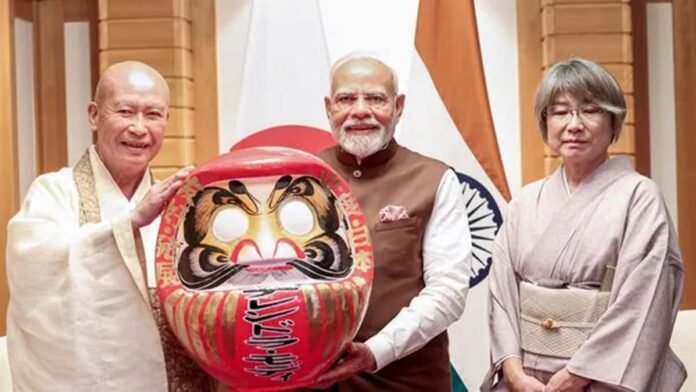 Daruma Doll: पीएम मोदी को जापान में डारूमा डॉल भेंट, क्यों मानी जाती है यह खास