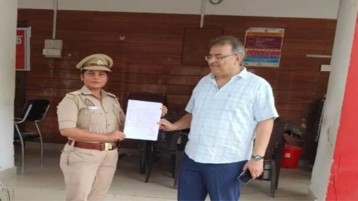 UP Cyber Fraud: वीडियो कॉल रिसीव करते ही खाते से उड़ गए लाखों रुपये, बैंककर्मियों पर साजिश का आरोप