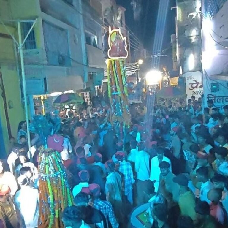 धमतरी में भोजली उत्सव:जाहरवीर और गोरखनाथ की 15 फीट छड़ी के साथ निकली शोभायात्रा, श्रद्धालुओं ने की पूजा