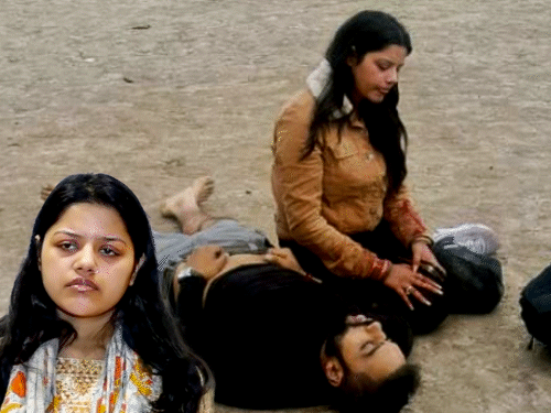 हिमांशी नरवाल के बिग बॉस-19 में जाने की खबरें झूठ:दावा था-पहलगाम आतंकी हमले के शहीद की पत्नी शो में आएंगी, शो के करीबी सूत्र ने किया खंडन