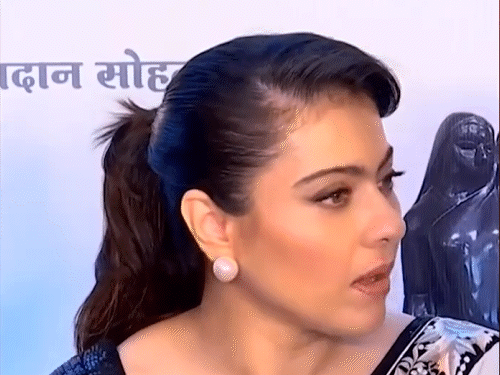 हिंदी में बोलने की डिमांड पर काजोल भड़कीं:मराठी में बयान दे रही थीं, कहा-जिसे समझना है, वो समझेगा, जमकर आलोचना हुई