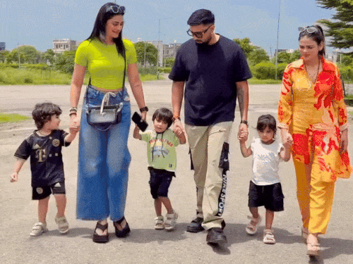 एडवोकेट का आरोप-यूट्यूबर अरमान की 2 नहीं, 4 पत्नियां:मलिक बोले-ब्लैकमेलिंग छोड़ो; हम कौन से नंगे घूम रहे, उर्फी जावेद-सोफिया अंसारी को बोलो