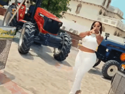 सिद्धू मूसेवाला फिर नजर आएंगे स्टेज पर:'साइन टू वार' वर्ल्ड टूर में दिखेगा 3D स्वैग, माइकल जैक्सन-व्हिटनी ह्यूस्टन के हो चुके ऐसे शो