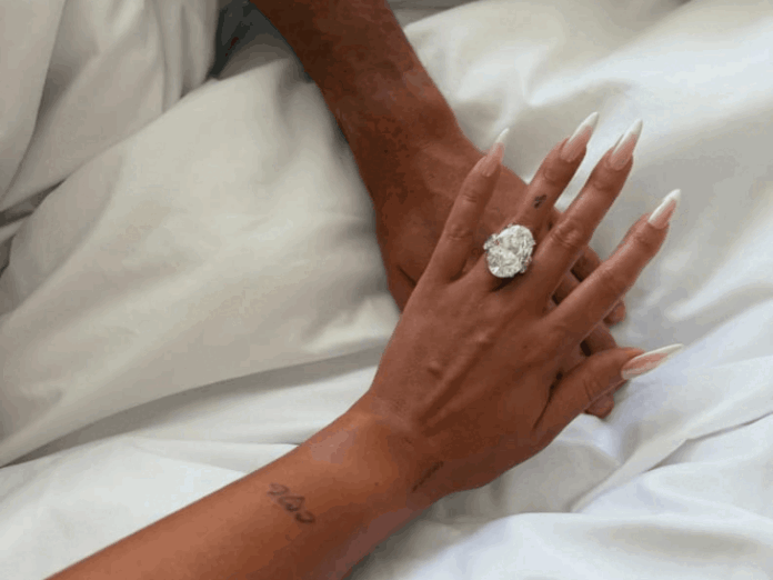 फुटबॉलर रोनाल्डो ने जॉर्जिना से सगाई की:गर्लफ्रैंड ने एंगेजमेंट रिंग की फोटो शेयर की; नौ साल से एक-दूसरे को डेट कर रहे थे