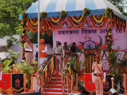 रायपुर में सीएम साय ने ध्वजारोहण किया:17 प्लाटून से परेड की सलामी, हॉर्स शो होगा, गरियाबंद में बारिश के बीच स्वतंत्रता दिवस का उत्साह