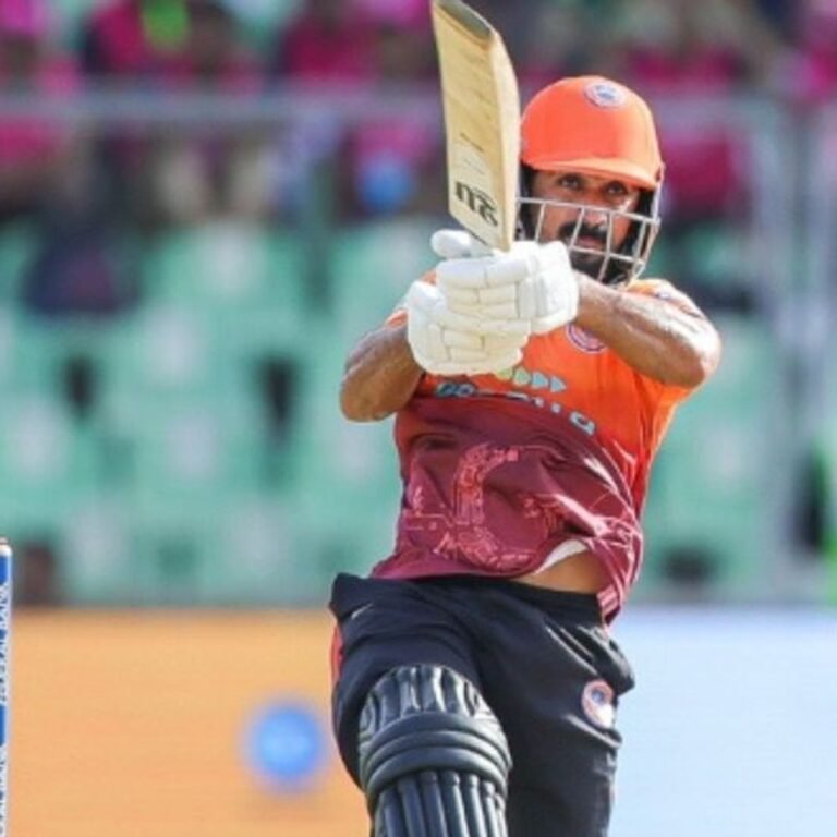 केरल लीग के एक ओवर में 40 रन बने:सलमान निजार के 12 गेंद पर 11 छक्के; 86 रन बनाए, एक भी चौका नहीं लगाया