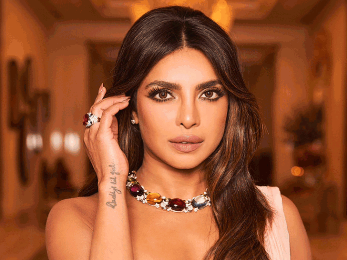 रेखा की 'क्लियोपेट्रा' फोटो पर प्रियंका का प्यार:लेकिन कैप्शन ने खींचा यूजर्स का ध्यान, बोले- क्या ये बच्चन लिखा है?