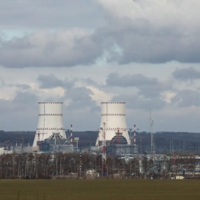 रूस के न्यूक्लियर पावर प्लांट पर यूक्रेन का हमला:दावा- स्वतंत्रता दिवस पर 95 ड्रोन दागे; जेलेंस्की बोले- हम जीते नहीं, लेकिन हारे भी नहीं