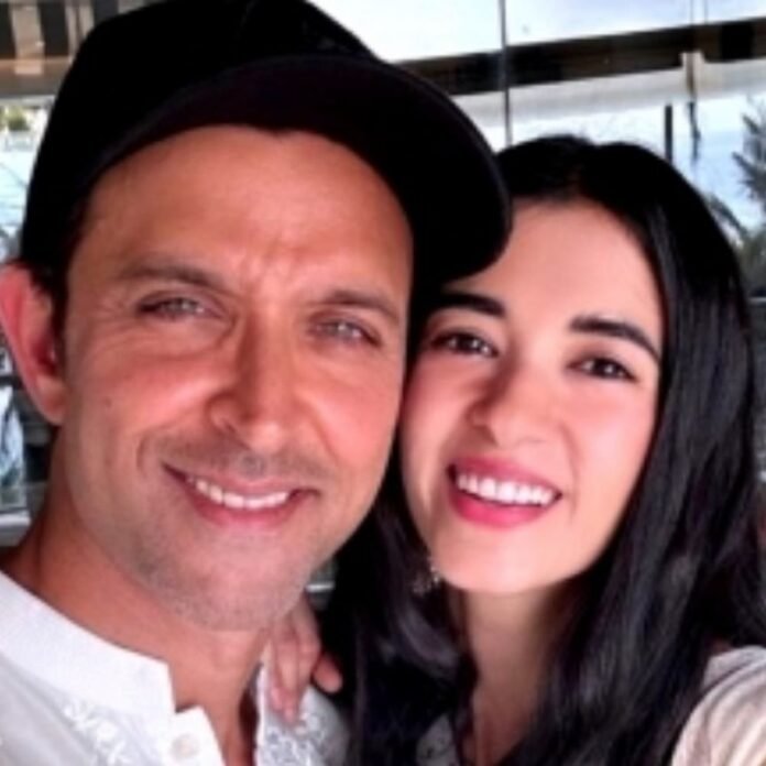 ऋतिक रोशन की किराएदार बनीं गर्लफ्रेंड सबा आजाद:सी-फेसिंग अपार्टमेंट के लिए हर महीने देंगी 75 हजार रुपए, 2 साल पहले एक्टर ने करवाया था रेनोवेट