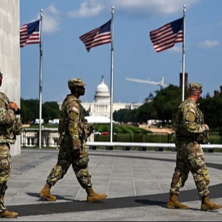 ट्रम्प ने वॉशिंगटन डीसी में नेशनल गार्ड की तैनाती बढ़ाई:तीन राज्यों से 700 सैनिक बुलाए; राष्ट्रपति बोले थे- राजधानी में हालात काबू से बाहर