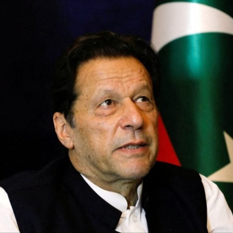 पूर्व PAK पीएम इमरान खान को 8 मामलों में जमानत:इसमें मिलिट्री हेडक्वार्टर ​​​​​​​पर हमले का भी केस, लेकिन जेल से रिहा नहीं होंगे