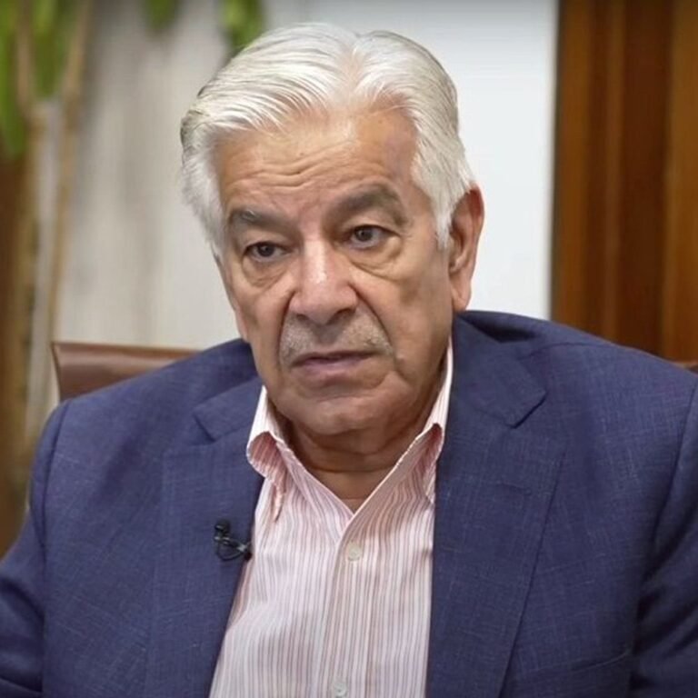 पाकिस्तानी रक्षा मंत्री बोले- देश की आधे अफसर भ्रष्टाचारी:पुर्तगाल में प्रॉपर्टी खरीदकर पाकिस्तान छोड़ने की तैयारी कर रहे