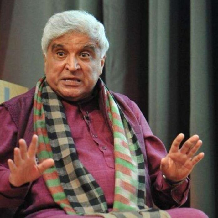 शोले के 50 साल, जावेद अख्तर बोले:स्क्रिप्ट में नहीं था मल्टीस्टारर प्लान, किरदार बनते चले गए; असल एंडिंग के साथ री-रिलीज होने पर हूं