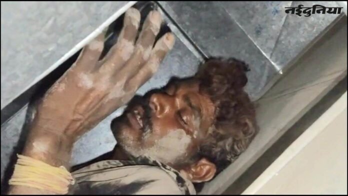 MP में अपनी ही चालाकी में फंस गया चोर, पुलिस को देख पाइप में घुसा और पड़ गई आफत में जान