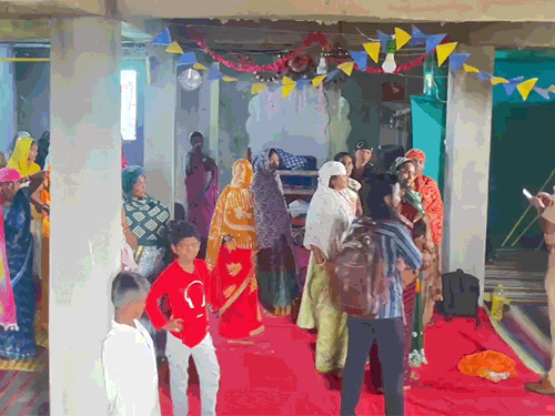 प्रार्थना सभा के नाम पर धर्मांतरण, बीमार-गरीब टारगेट:हिंदू संगठन बोले- चमत्कार दिखाकर लोगों को फंसाया जा रहा, पास्टर समेत 8 को जेल