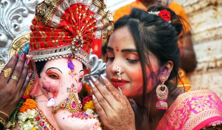 Anant Chaturdashi 2025: भगवान विष्णु का एक विशेष त्योहार है, गणेश विसर्जन के दौरान अनंत चतुर्दशी के महत्व को समझें