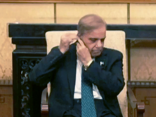 पुतिन के सामने फिर इयरफोन नहीं लगा पाए पाकिस्तानी PM:रूसी राष्ट्रपति ने सिखाया, 3 साल पहले भी ऐसी गलती कर चुके शहबाज