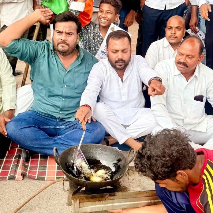 युवा कांग्रेस ने मनाया 'बेरोजगारी दिवस':मोदी-सरकार के वादों और खाली पदों को लेकर विरोध प्रदर्शन, इधर बीजेपी विधायक  ने किया विकास कार्यों का भूमिपूजन