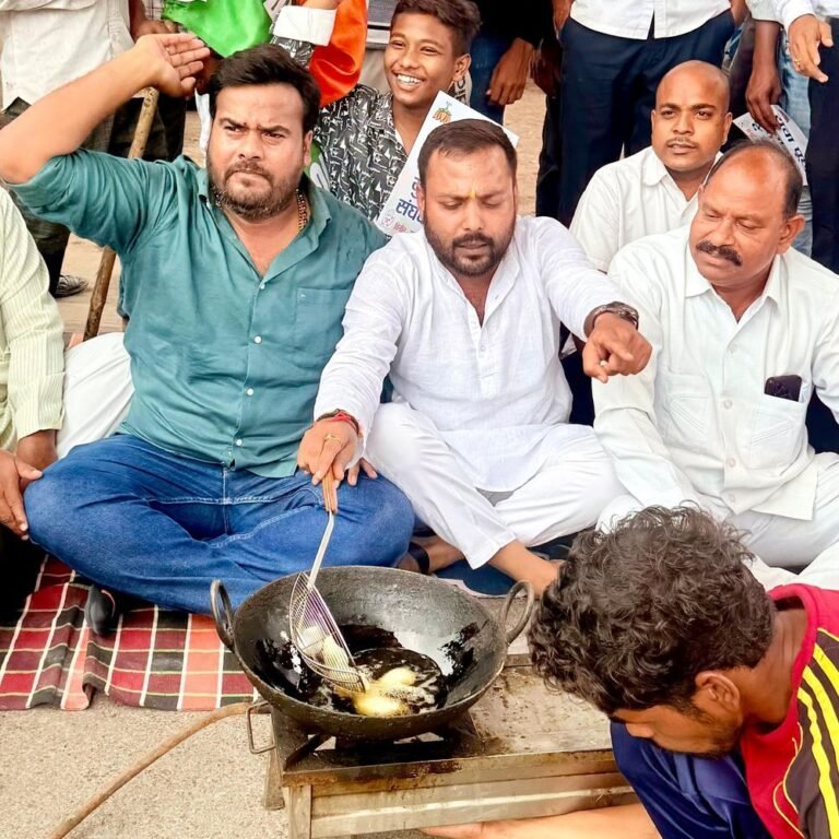 युवा कांग्रेस ने मनाया ‘बेरोजगारी दिवस’:मोदी-सरकार के वादों और खाली पदों को लेकर विरोध प्रदर्शन, इधर बीजेपी विधायक  ने किया विकास कार्यों का भूमिपूजन