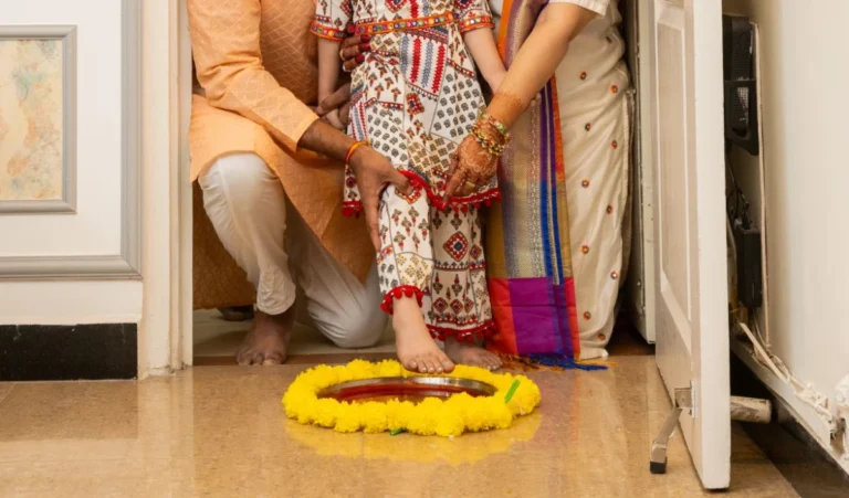 Shardiya Navratri  2025: नवरात्रि में गृह प्रवेश? इन वास्तु नियमों से करें शुभारंभ, घर आएगी खुशहाली!