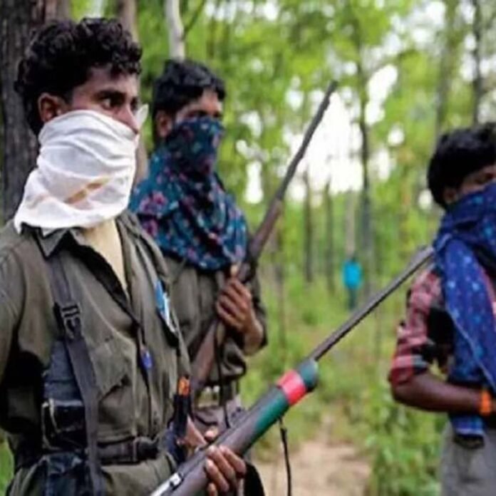 नक्सलियों ने 2 ग्रामीणों को धारदार हथियार से मार डाला:सुकमा में मुखबिरी के शक में वारदात; 25 सालों में 1800 से ज्यादा हत्याएं