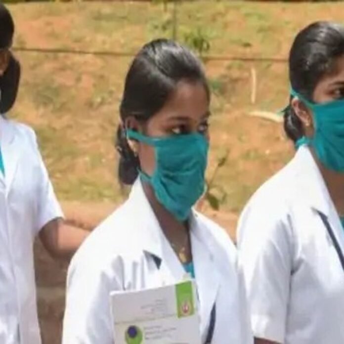 बिलासपुर में फर्जी EWS सर्टिफिकेट कांड:तीनों फर्जी प्रमाण पत्र में अलग-अलग सील, तहसीलदार का साइन भी फर्जी, छात्राओं से दोबारा मंगाए गए दस्तावेज