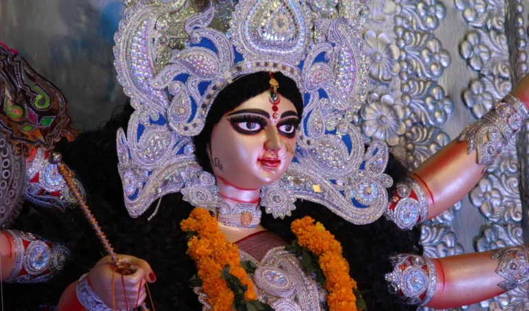 नवरात्रि में ऐसे पाएं मां दुर्गा का आशीर्वाद, विवाह की हर बाधा दूर करेगा ये नारियल का उपाय!