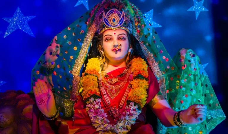 Shardiya Navratri 2025: कब से शुरु हो रही हैं शारदीय नवरात्रि, जानिए महाअष्टमी और महानवमी सही तिथि, भूलकर भी न करें ये गलतियां