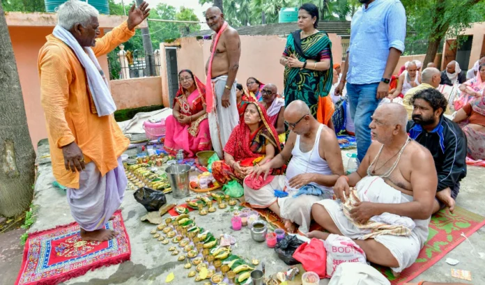 कल है मातृ नवमी श्राद्ध? इन उपायों से करें दिवंगत मां को प्रसन्न, जीवन से दूर होगी परेशानियां