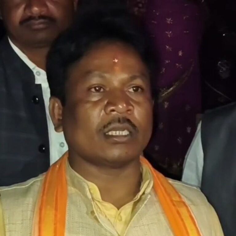 आदिवासियों की मौत…सांसद ने अपनी ही सरकार को ठहराया दोषी:महेश कश्यप बोले-माओवादियों और सत्ताधारियों की वजह से अबूझमाड़ में बीमारी से बेमौत मर रहे