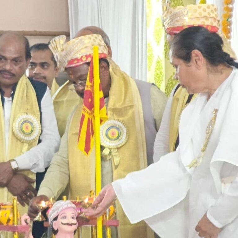 धमतरी में कृषि मंत्री रामविचार नेताम ने जैविक खेती पर:प्रजापिता ब्रह्माकुमारीज के आध्यात्मिक किसान सम्मेलन में हुए शामिल